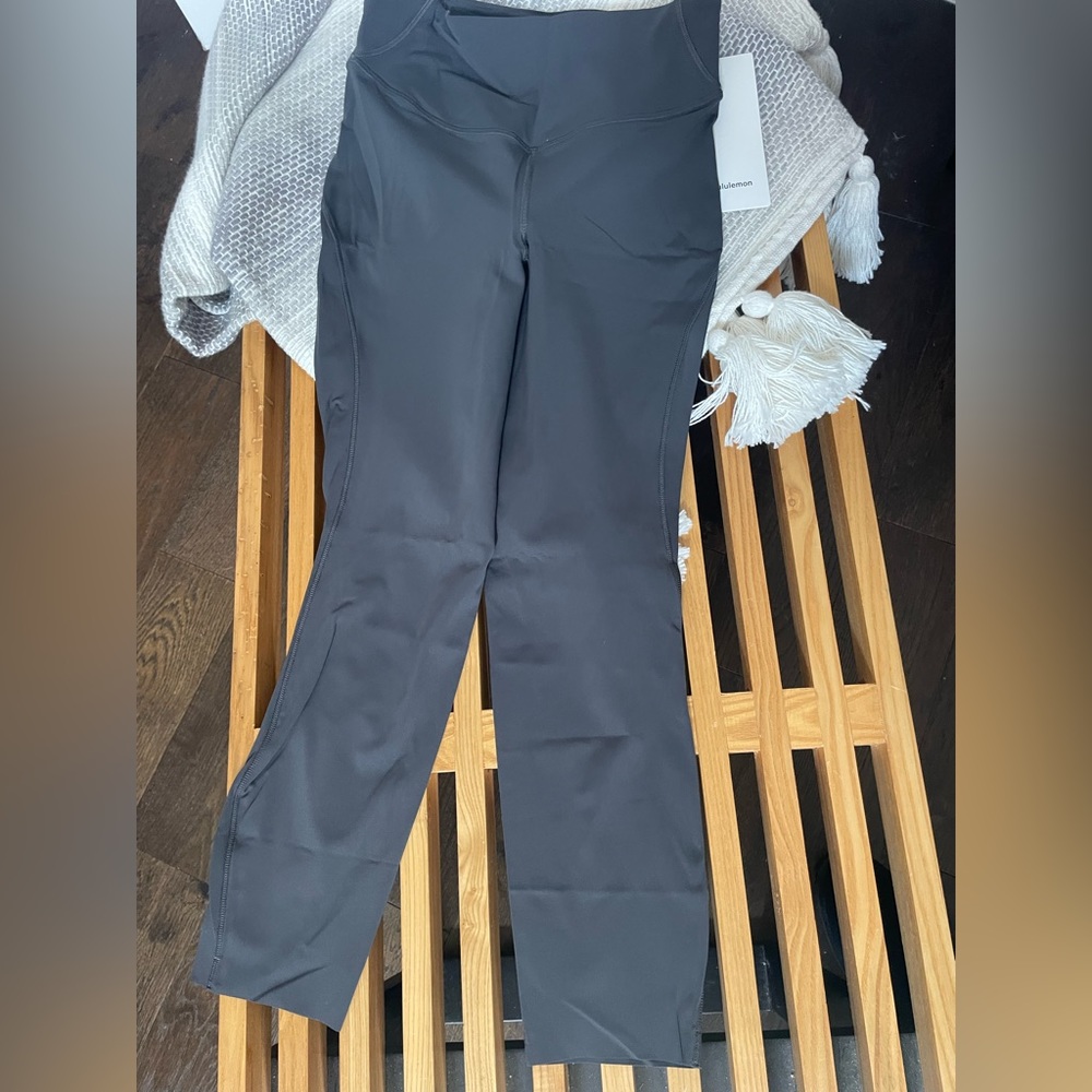 NWT - Lululemon Base Pace HR Crop 23”